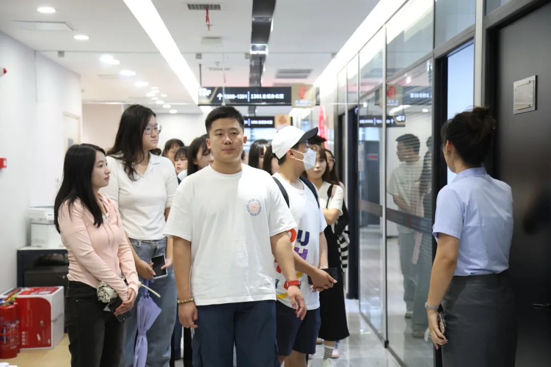 大连财经学院文法学院一行到京师大连参观交流2.webp.jpg