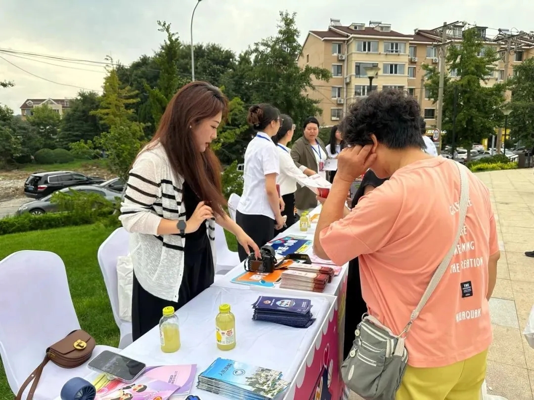 我所律师为中山区老虎滩街道新时代文明实践所盛夏旅游季活动传递法律能量5.webp.jpg